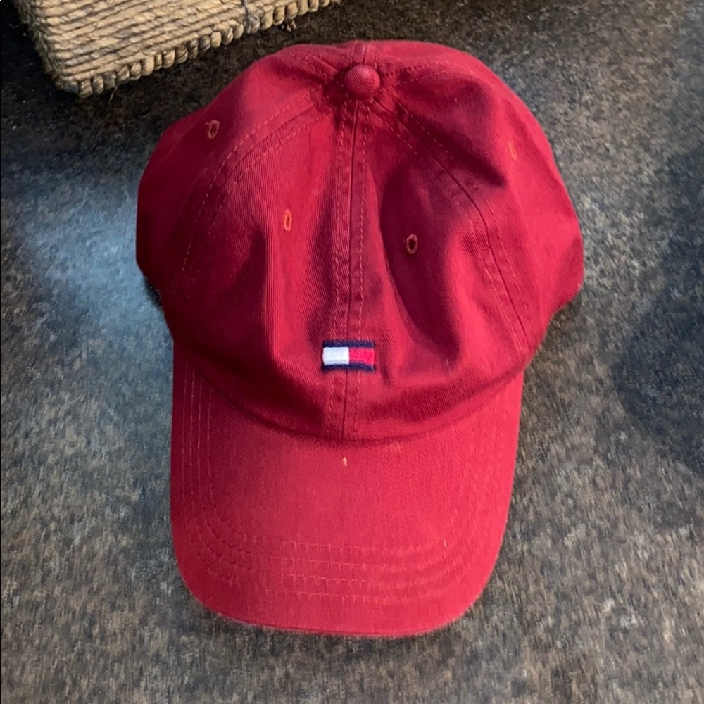 Tommy Hilfiger baseball hat